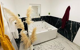 Hedonist Spa Jacuzzi Sarajevo
